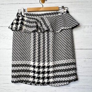 Zara Skirt Womens Size Large Black & White Tweed Plaid Ruffle Houndstooth Pencil